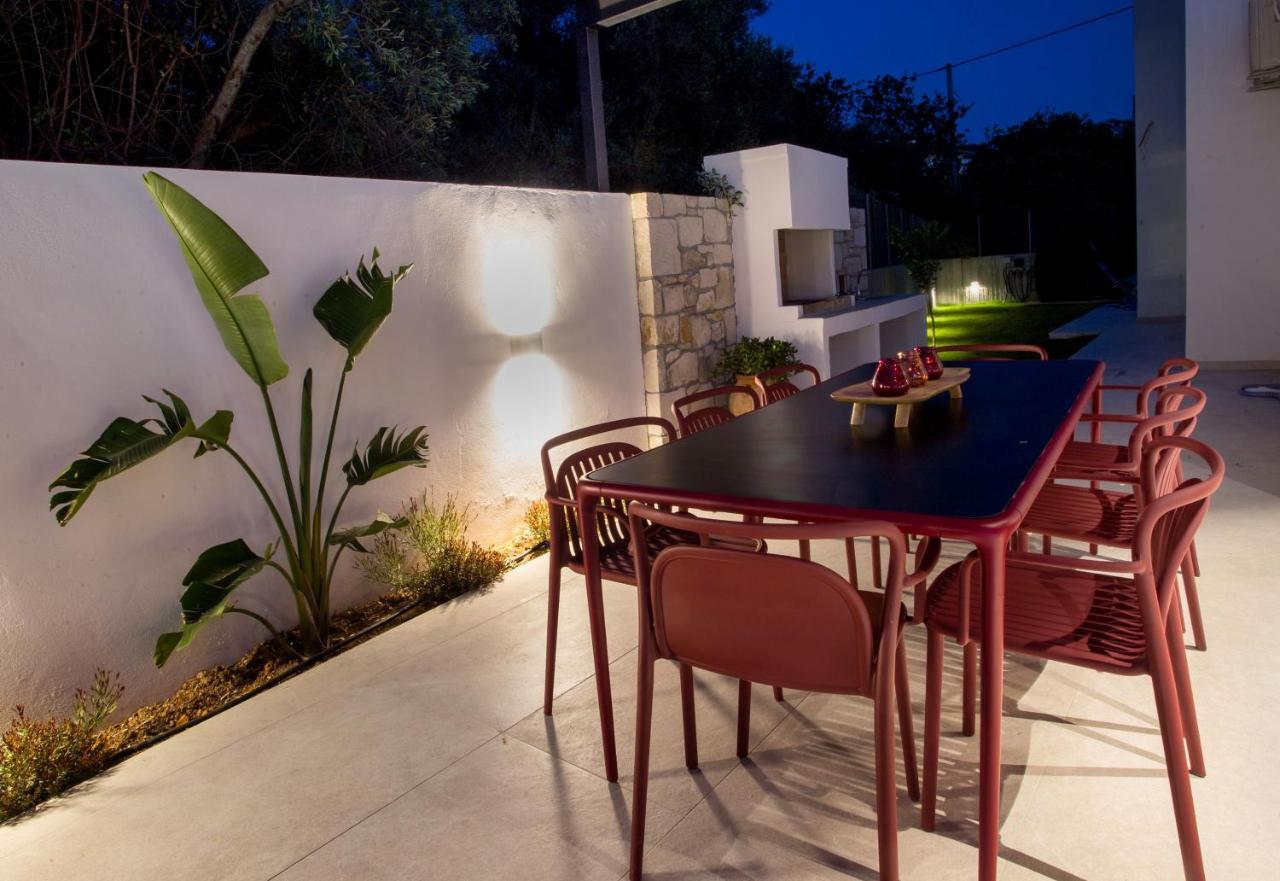 Avrilia Seaside Villa Heated Pool Almirida المظهر الخارجي الصورة