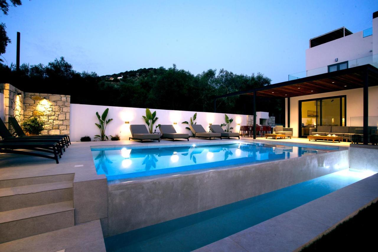Avrilia Seaside Villa Heated Pool Almirida المظهر الخارجي الصورة